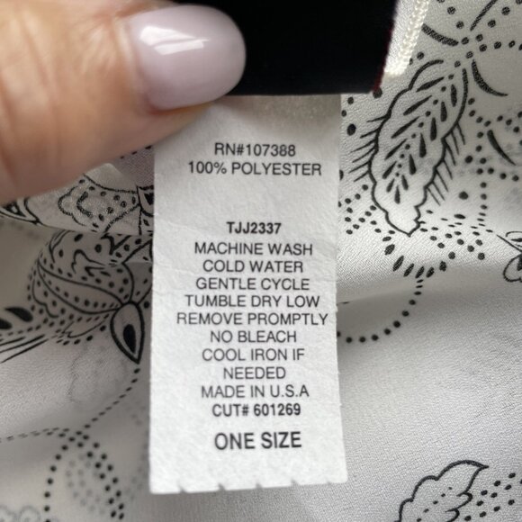 6 Degrees Sheer Kimono Poncho One Size Black Floral Lightweight Boho Made in USA - Picture 8 of 9